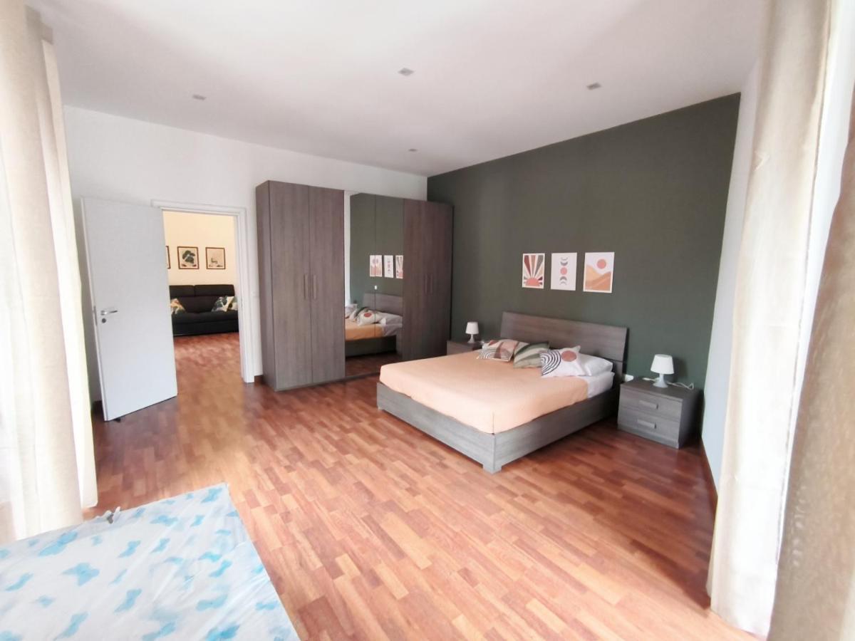 Re Federico II Apartment Catania Bagian luar foto