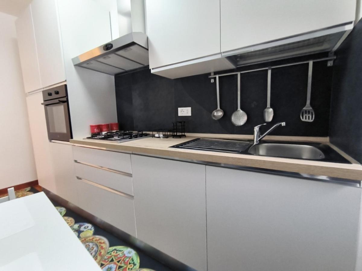 Re Federico II Apartment Catania Bagian luar foto